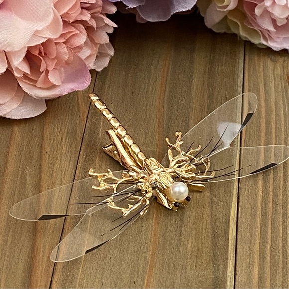 Bohemian Beautiful Gold Dragonfly Hair Clips - Picture 11 of 16